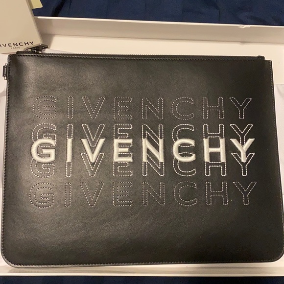 GIVENCHY Pouch - Picture 1 of 4